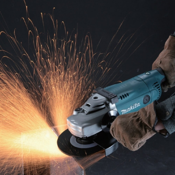Кутова шліфмашинка Makita GA7020RF