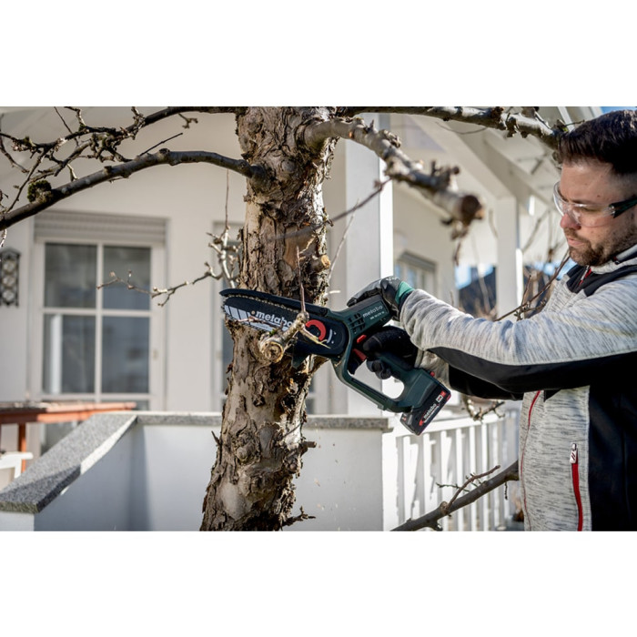 Мини-пила аккумуляторная для подрезки веток Metabo MS 18 LTX 15 (1x2.0Ач, SC 30, мягкая сумка) (600856500)