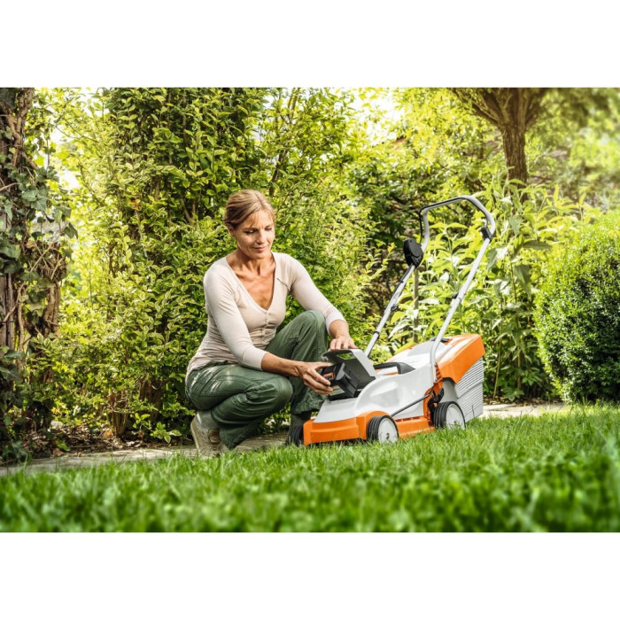 Газонокосарка акумуляторна Stihl RМА235 (63110111411)