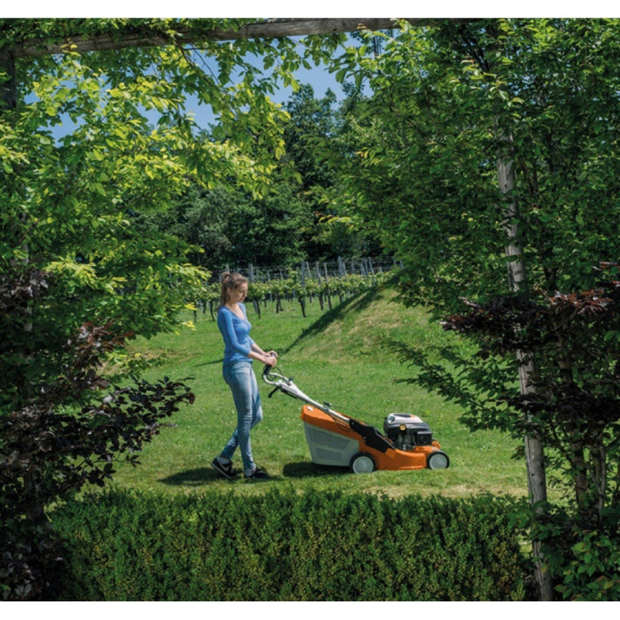 Газонокосарка бензинова STIHL RM 253.3 (WB220113400)