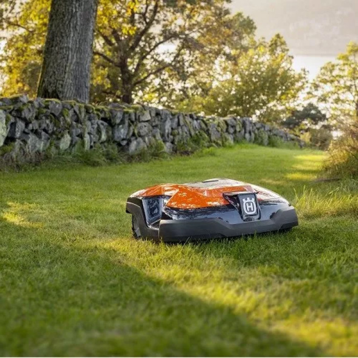 Газонокосилка-робот Husqvarna AM 450Х