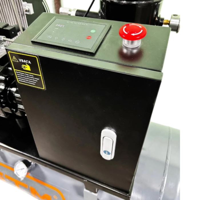 Гвинтовий повітряний компресор 200 л GTM DLG5.5V масляний 680л/хв 5,5кВт 8бар 380В (27293)