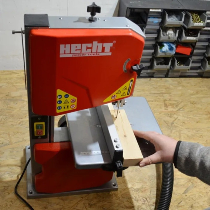 Стрічкова пилка по дереву HECHT 8925