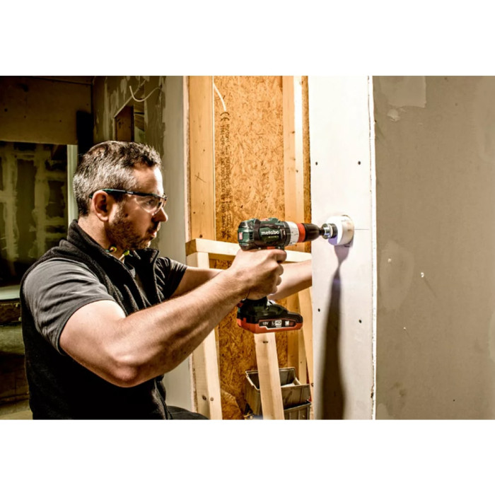 Акумуляторний дриль-шуруповерт Metabo BS 18 LT BL Q  з системою М-Quick, 2x5.5Аг LiHD(II),  зарядний ASC Ultra 30-36 (602334770)