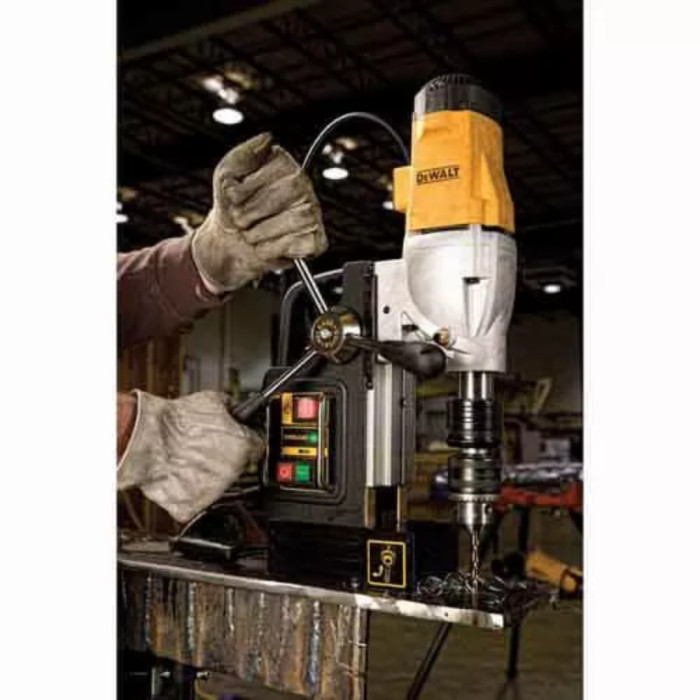 Свердлильний верстат на магнітному підставі DeWalt DWE1622K