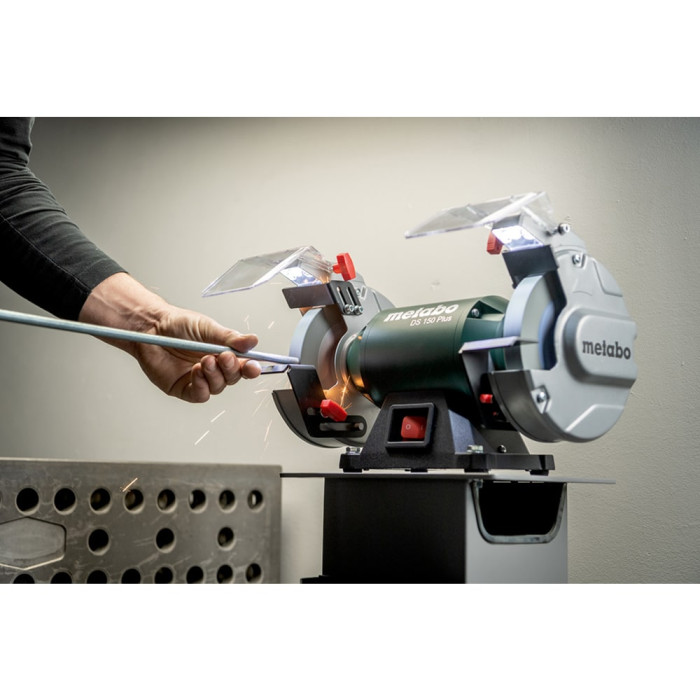 Точило Metabo DS 200 Plus, диск 200 мм, LED, возможность установки щетки (604200000)