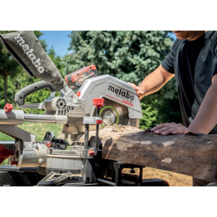 Акумуляторна торцювальна пила Metabo KGS 18 LTX BL 305, каркас (614305850) 