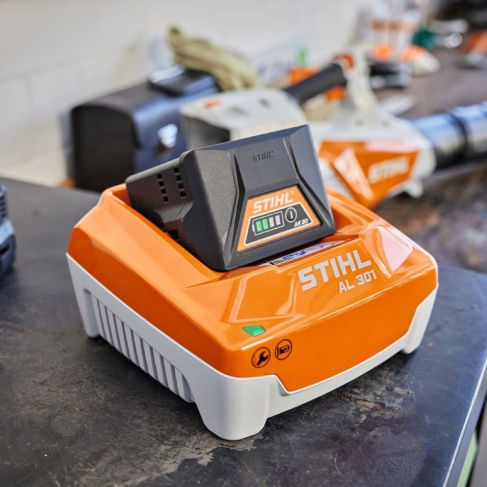 Зарядное устройство для STIHL AL 301 (EA094305500)