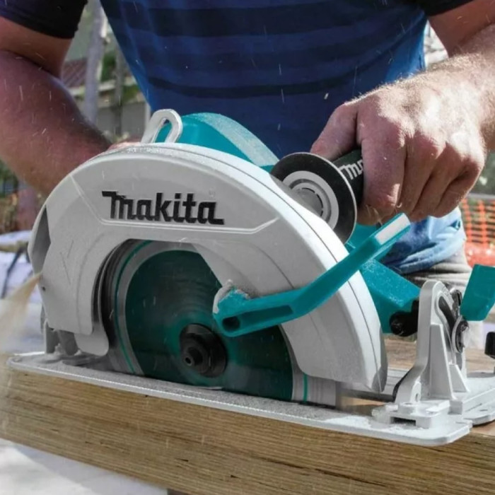 Дискова пила Makita HS0600