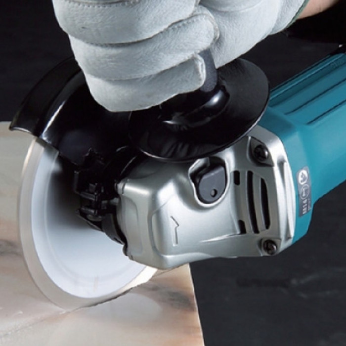 Угловая шлифмашина Makita GA5040C