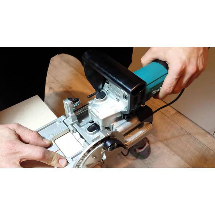 Фрезер Makita PJ7000J